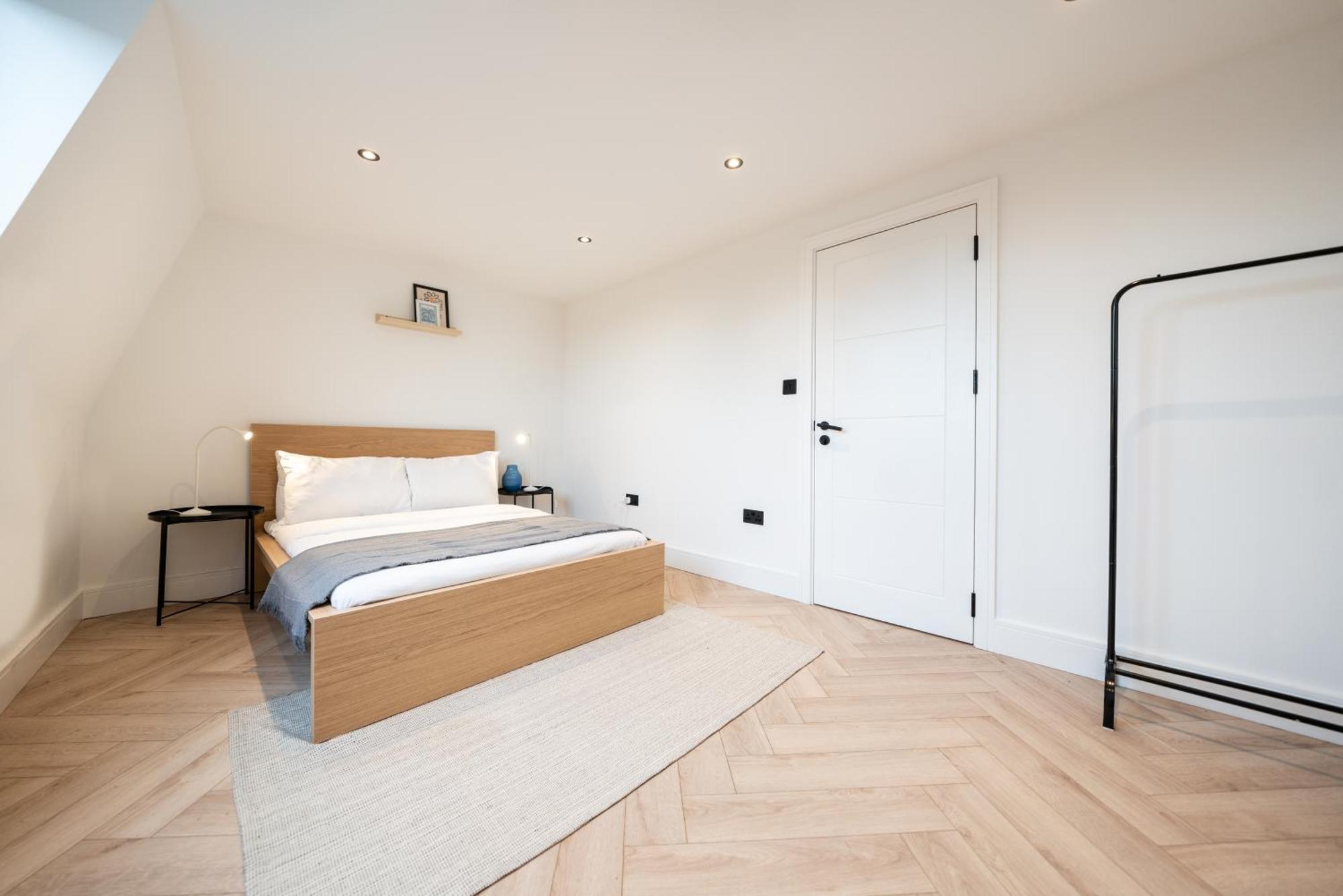 The Battersea Place - Charming 4bdr Flat * London